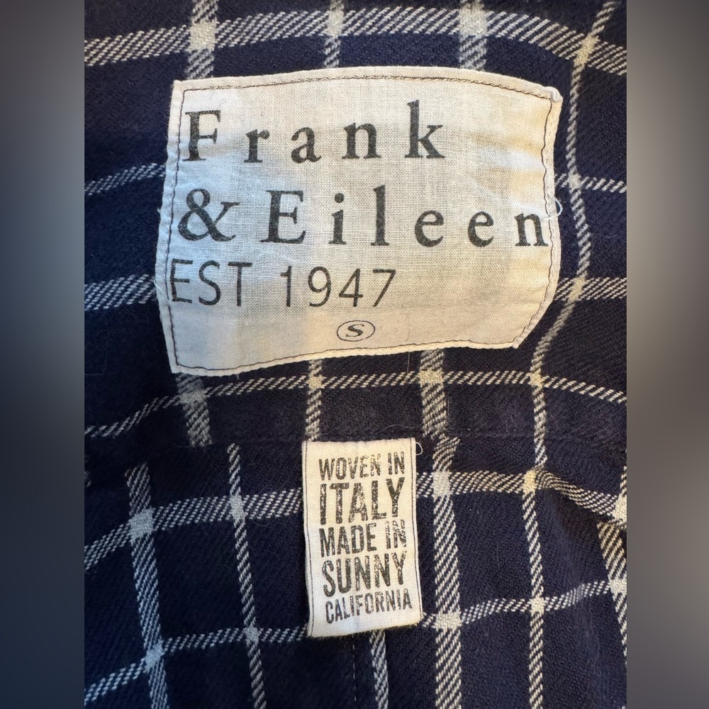 Frank & Eileen Navy and White Checkered Shirt in Style “Barry” Size Small - Picture 4 of 6